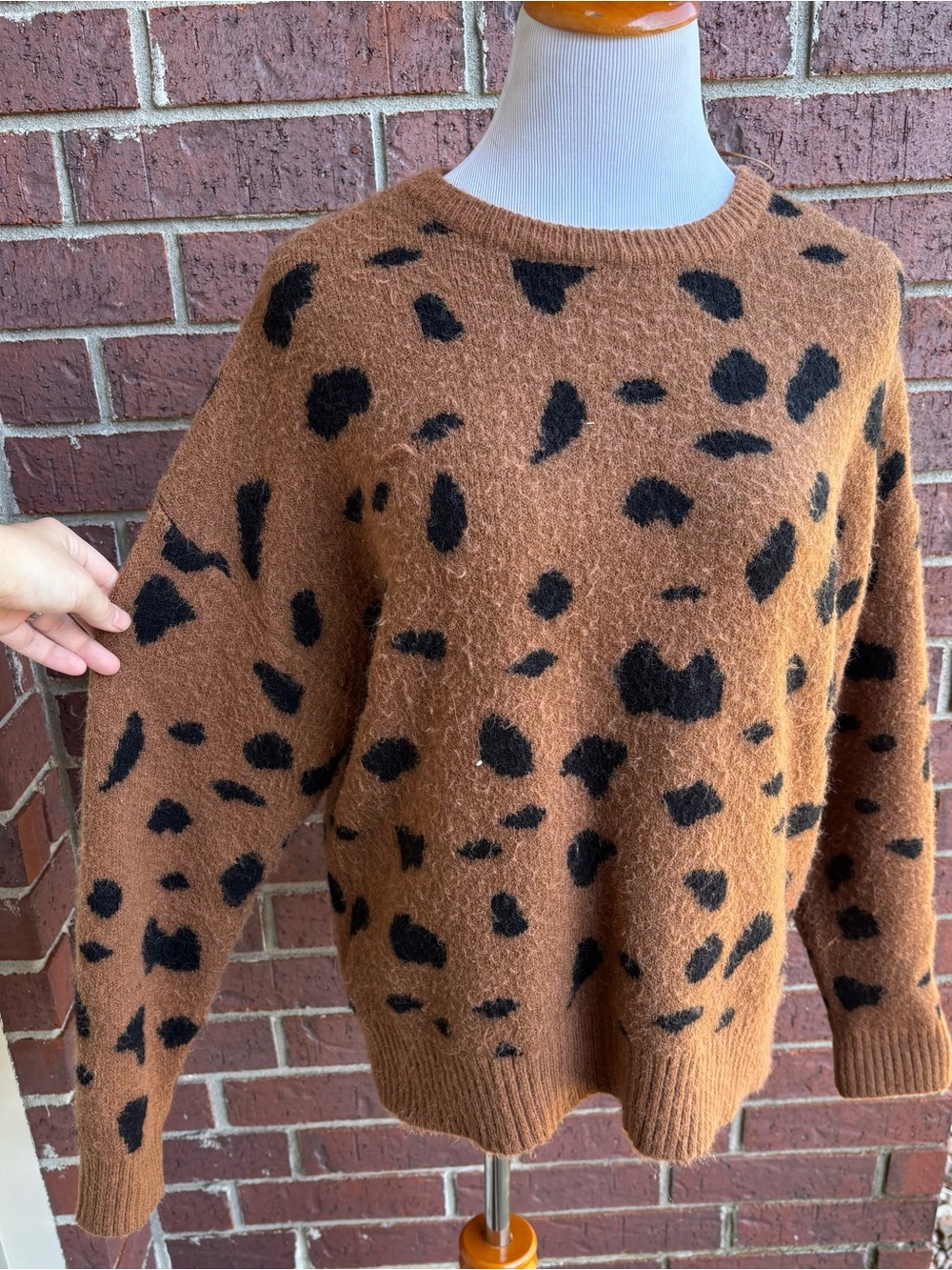 Plush Crewneck Leopard-Print Sweater - Brown/Black